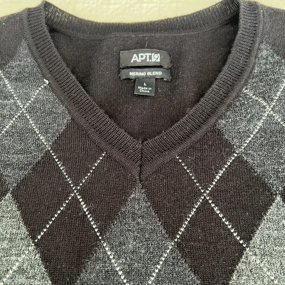 Apt 9 merino wool sweater- size L